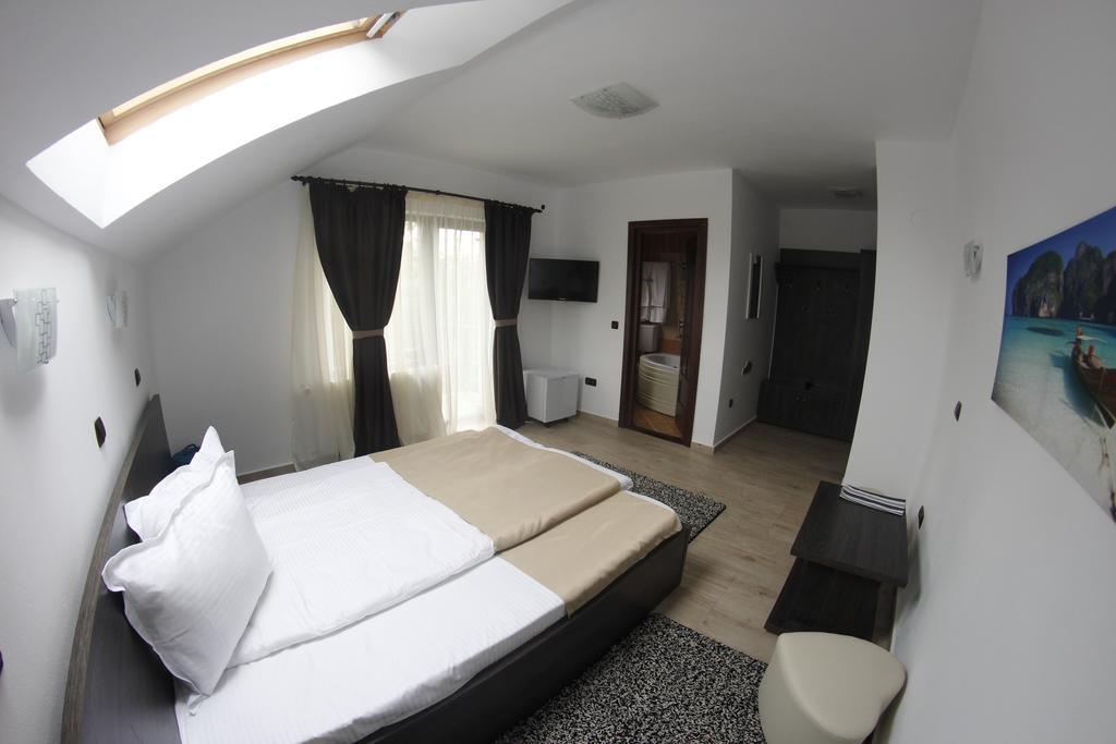 Casa Laur Cu Plaja Privata Hotel โกลีบิตซา ภายนอก รูปภาพ